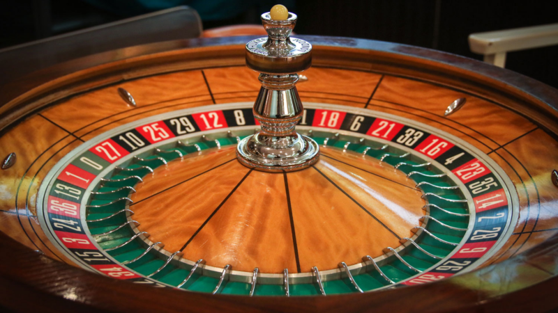 Cách thoát bẫy tâm lý khi chơi roulette 8xbet